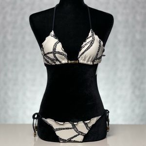 ViX Barbados Ripple Triangle top and tie bottom. Black&White. Size Small. NWT.
